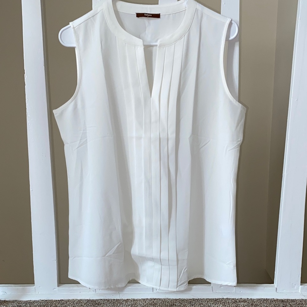 Elegant White Sleeveless Top